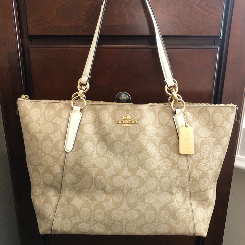 Coach zipper tote signature